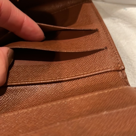 Louis Vuitton Brown Monogram Elise Tri-fold Wallet- Excellent Condition - Picture 15 of 17